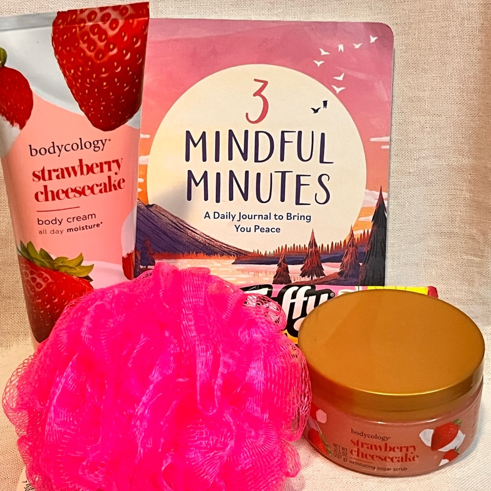 Bodycology Strawberry Cheesecake Body Cream and Scrub Bundle